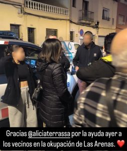 Alicia Tomás ayuda a vecinos de Las Arenas desesperados con los okupas