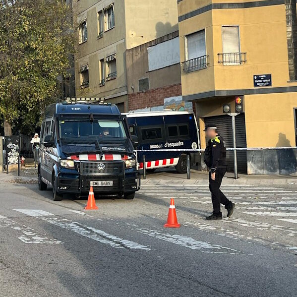 Desalojo de cinco inmuebles ocupados en La Cogullada. Dispositivo policial.